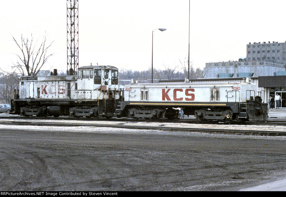 Kansas City Southern SW1500 #4331 with slug #4080
